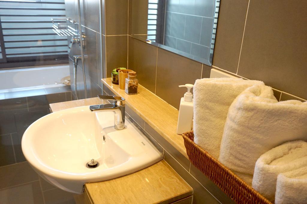เบนริ ศรีราชา เรสซิเดนซ์ Hotel ภายนอก รูปภาพ