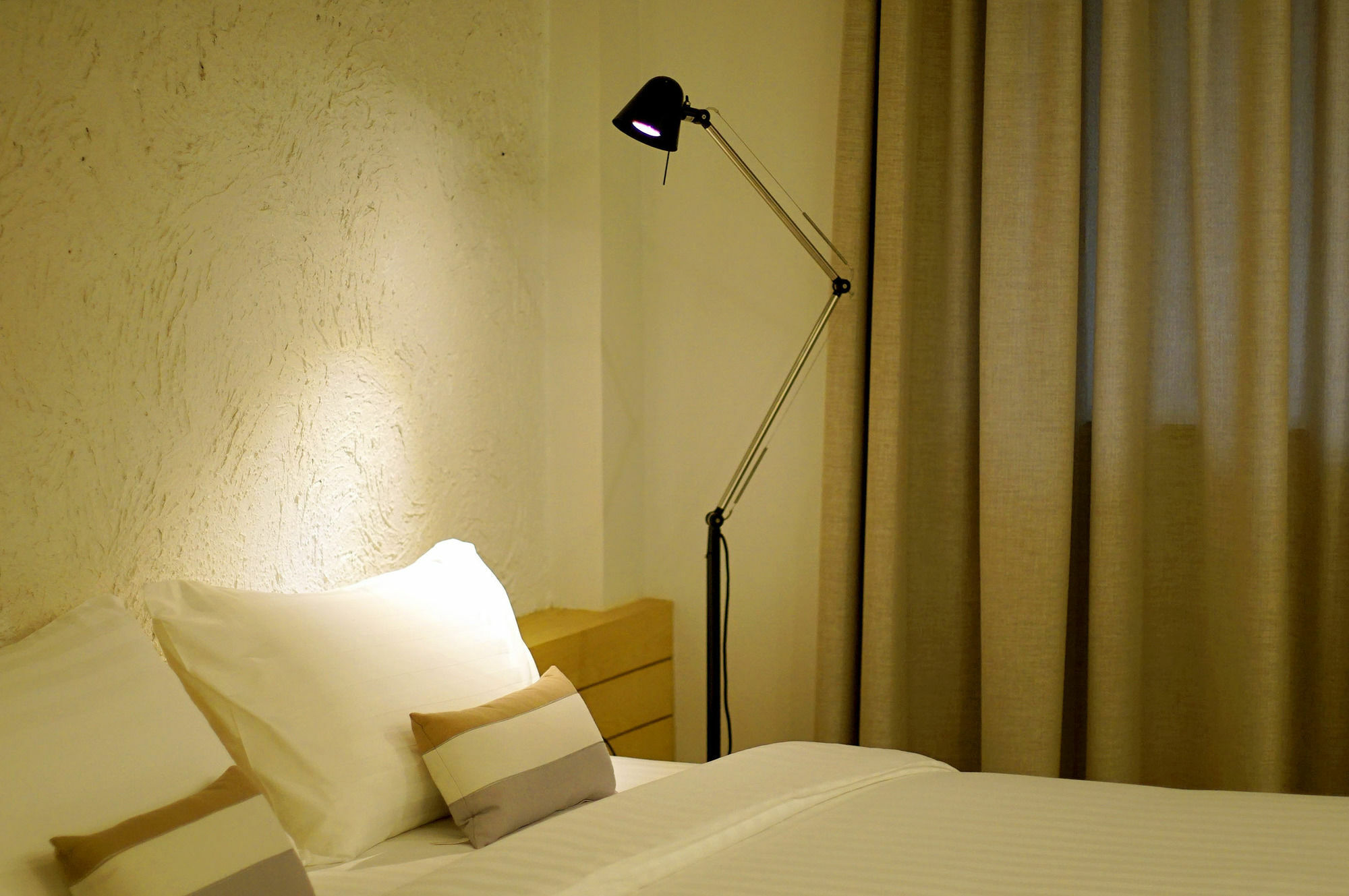 เบนริ ศรีราชา เรสซิเดนซ์ Hotel ภายนอก รูปภาพ